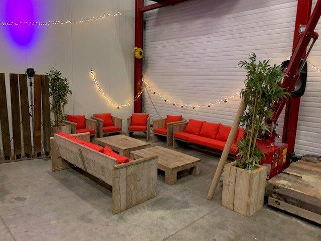 steigerhout lounge set huren 